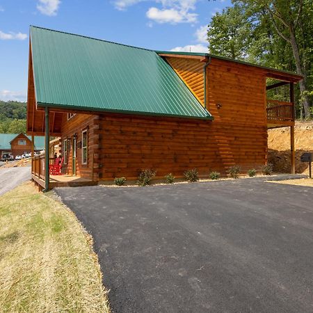 The 3 Bears Is A Newly Built 3 Bedroom Cabin Only 3 Minutes From The Parkway! Пиджен Фордж Екстериор снимка