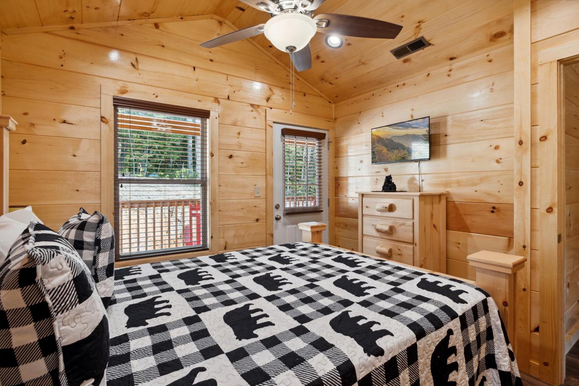 The 3 Bears Is A Newly Built 3 Bedroom Cabin Only 3 Minutes From The Parkway! Пиджен Фордж Екстериор снимка