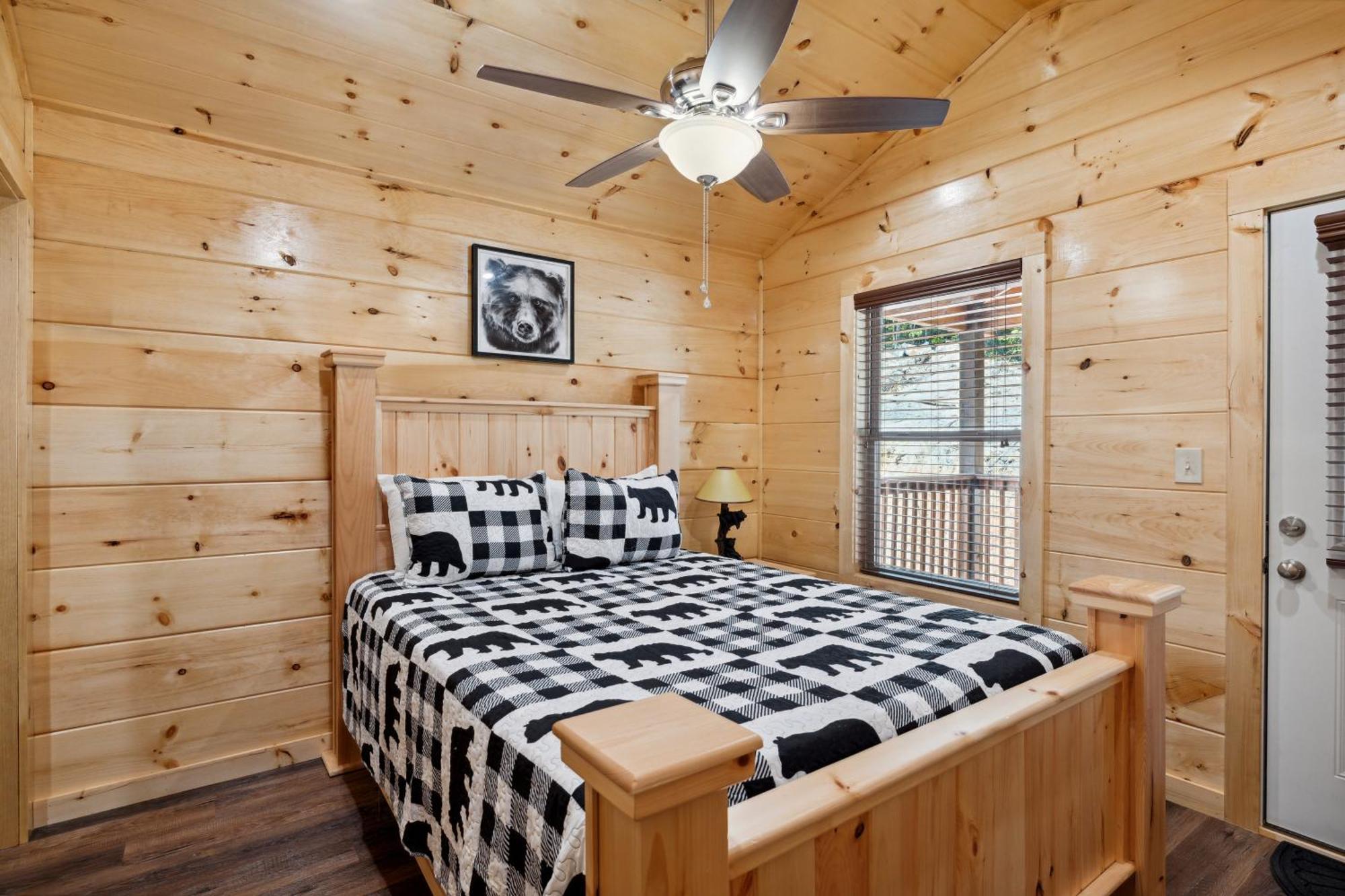The 3 Bears Is A Newly Built 3 Bedroom Cabin Only 3 Minutes From The Parkway! Пиджен Фордж Екстериор снимка